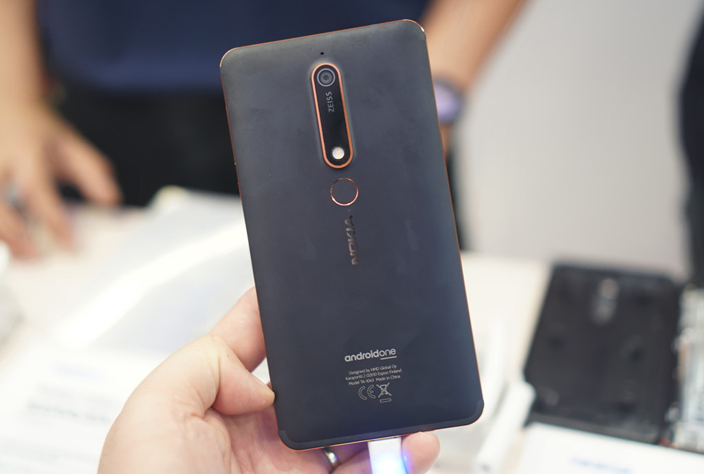 Nokia 6, 7 Plus về Việt Nam, giá 6 và 9 triệu đồng